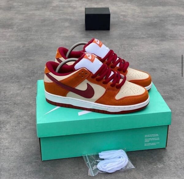 NIKE SB Sneakers