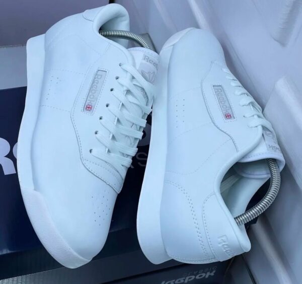 Reebok Sneakers