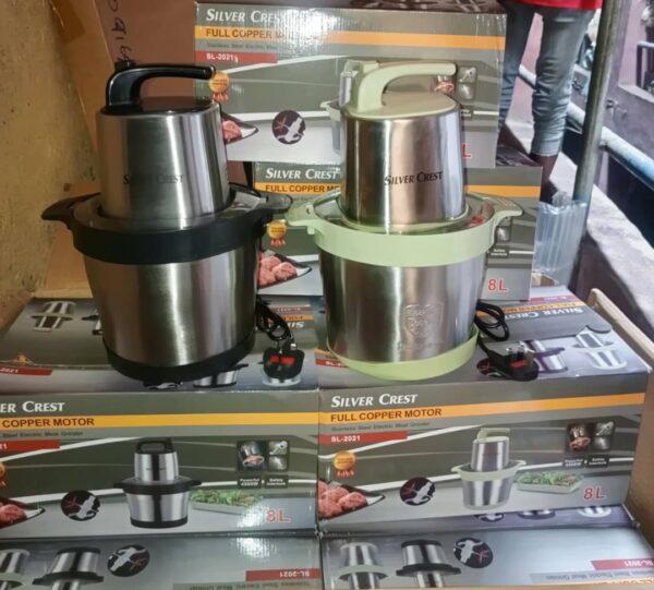 Silver Crest Yam Pounder with a 8L capacity and a powerful 4500-watt coil