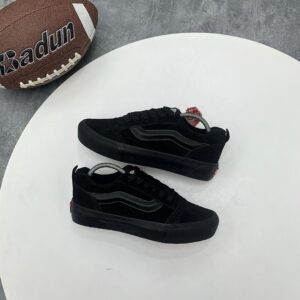 VANS KNU SKOOL ‘TOTAL BLACK/GUM’