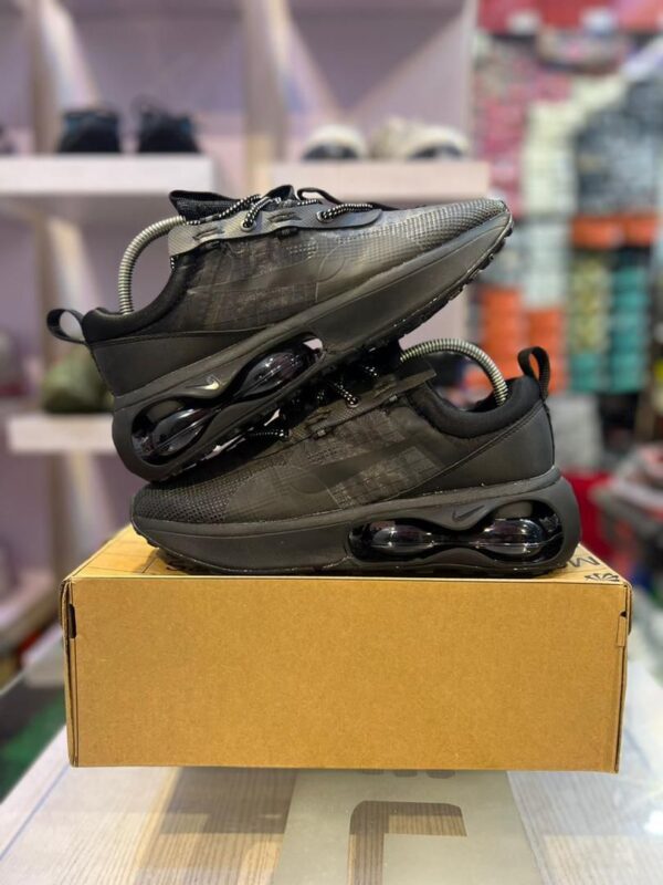 NIKE AIR MAX SNEAKERS