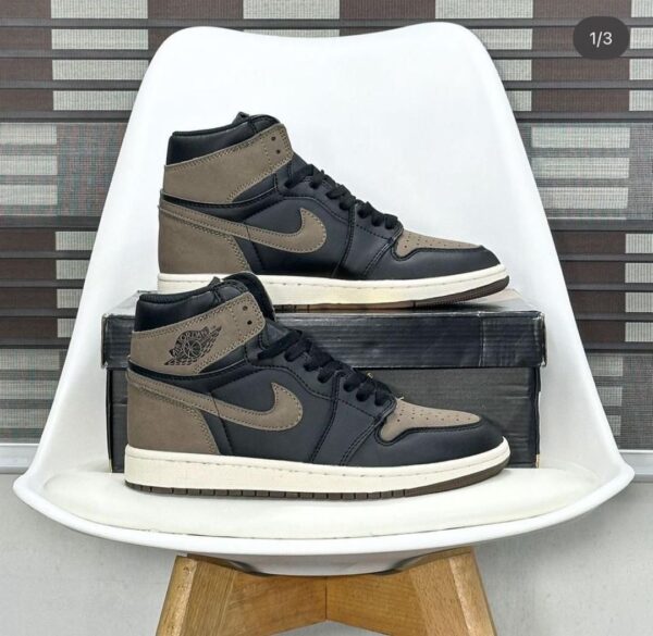 NIKE AIR JORDAN 1 SNEAKER
