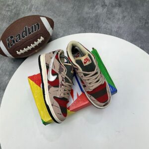 NIKE SB DUNK LOW FREDDY KRUEGER(Size 40-45)