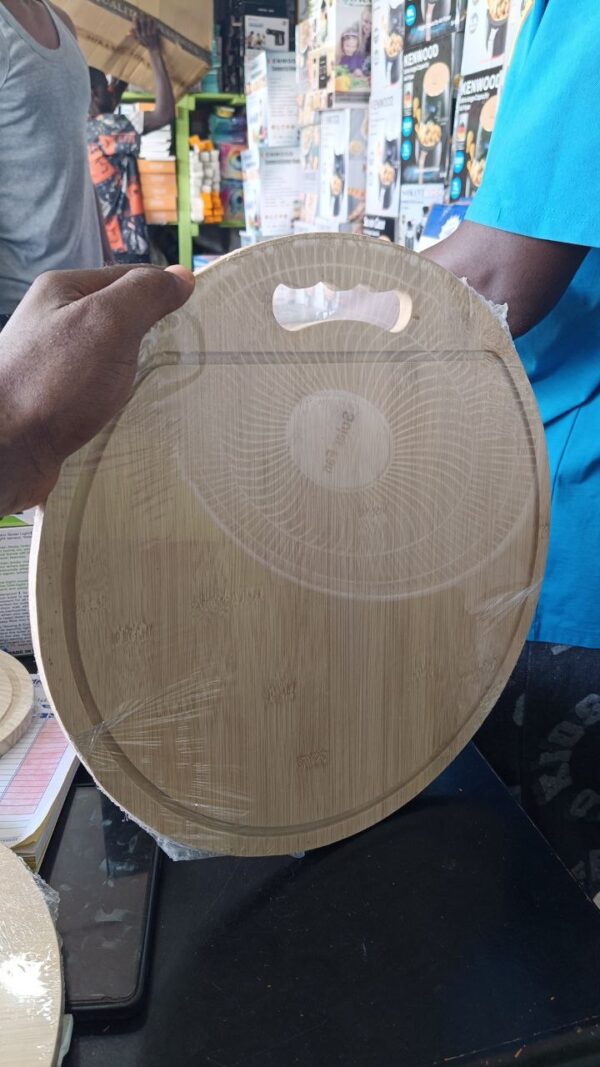 35*35 cm wooden cutting board