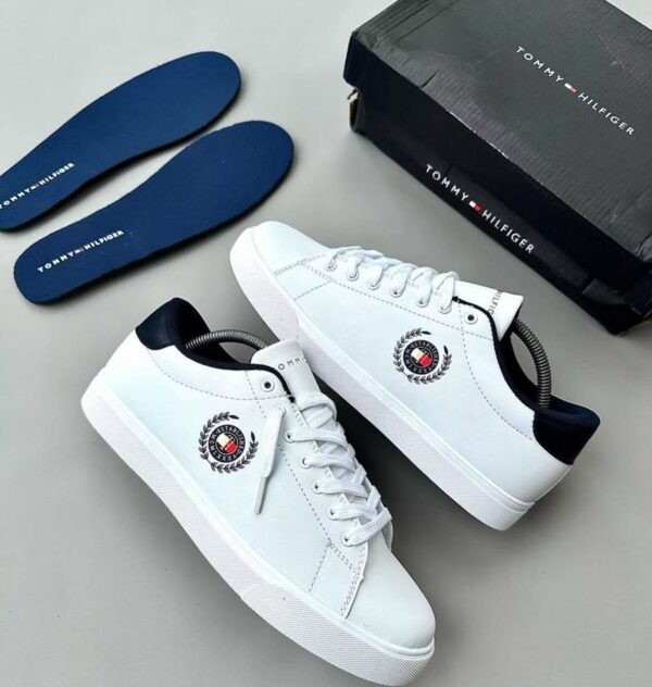 TOMMY HILFIGER SNEAKERS